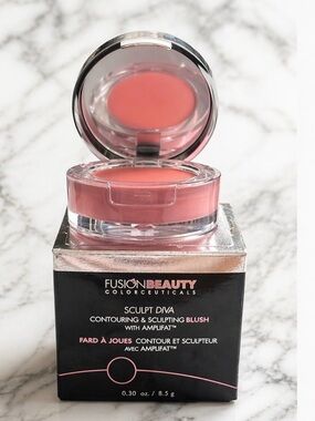 Fusion Beauty SculptDiva Contouring & Sculpting Blush Haute Pink Cream Compact